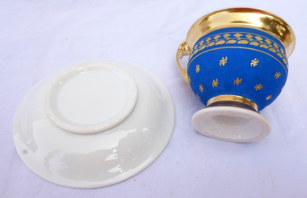 Grande tasse à petit déjeuner en porcelaine de Paris bleue et dorée, époque Restauration XIXe