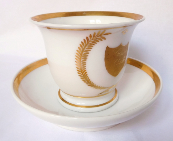 Grande tasse à petit déjeuner en porcelaine de Paris dorée, début XIXe siècle