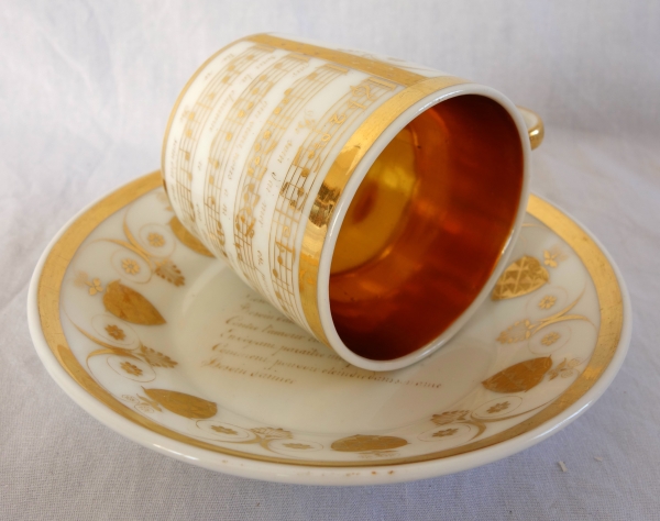 Empire porcelain coffee cup decorated with a score - early 19th century
