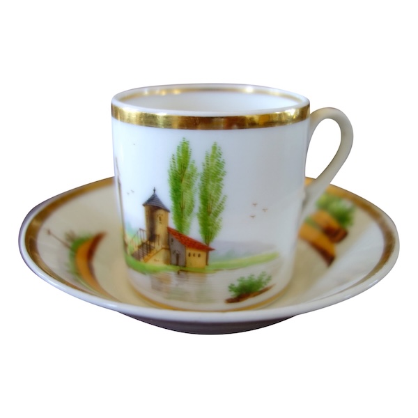 Tasse à café Empire en porcelaine de Paris dorée à l'or fin & paysage de château - vers 1820