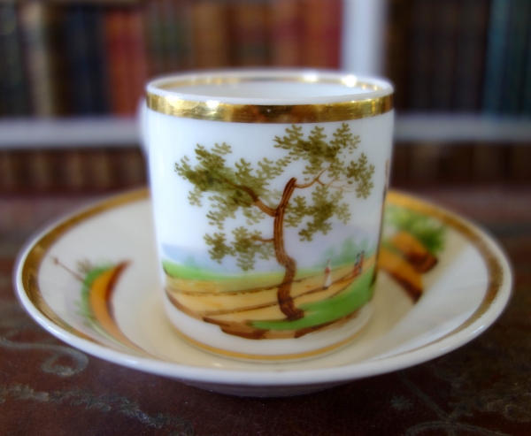 Tasse à café Empire en porcelaine de Paris dorée à l'or fin & paysage de château - vers 1820