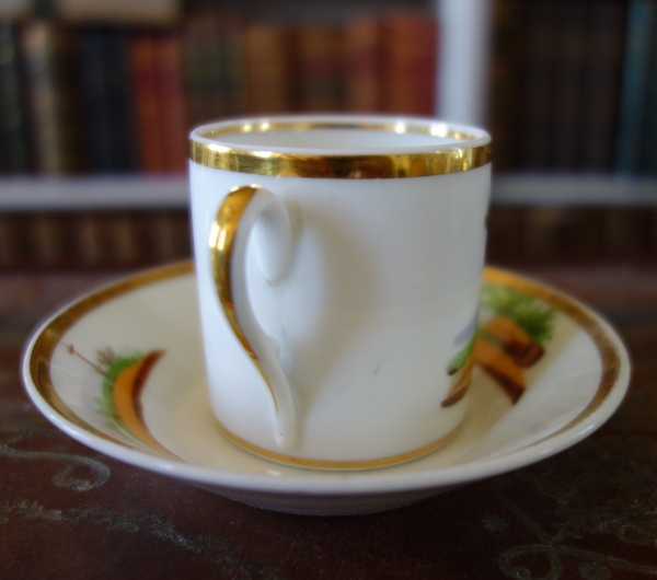 Tasse à café Empire en porcelaine de Paris dorée à l'or fin & paysage de château - vers 1820