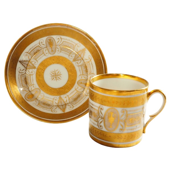 Tasse litron d'époque Directoire en porcelaine de Paris blanche et or - fin XVIIIe siècle
