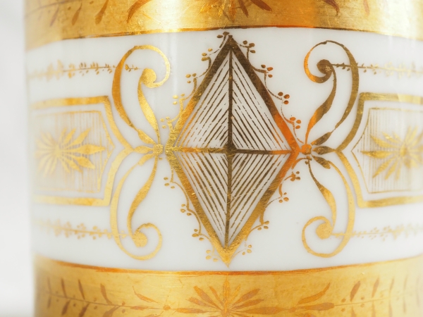 Tasse litron d'époque Directoire en porcelaine de Paris blanche et or - fin XVIIIe siècle
