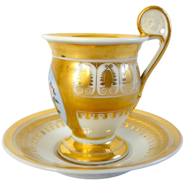 Paris porcelain coffee cup enhanced with fine gold and polychromatic flowers - circa 1820