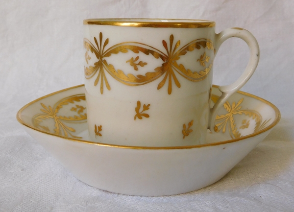Manufacture de la Reine - Paris porcelain coffee cup - 18th century