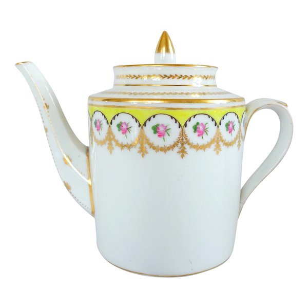 Nast Manufacture : Empire porcelain tea pot enhanced with fine gold - signed - late 19th century