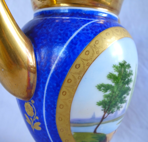 Verseuse / théière Empire à décor bleu et or en porcelaine de Paris, époque Restauration