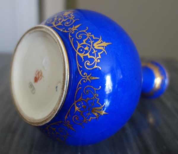 Sevres Manufacture : blue porcelain vase enhanced with fine gold - signed, dated 1861