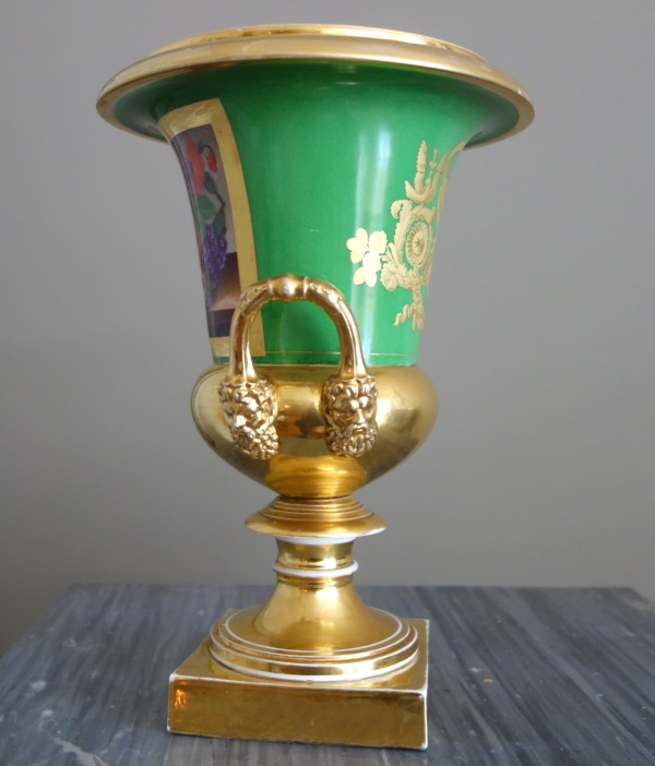 Grand vase Medicis en porcelaine de Paris - style Empire d'époque Restauration - 29cm