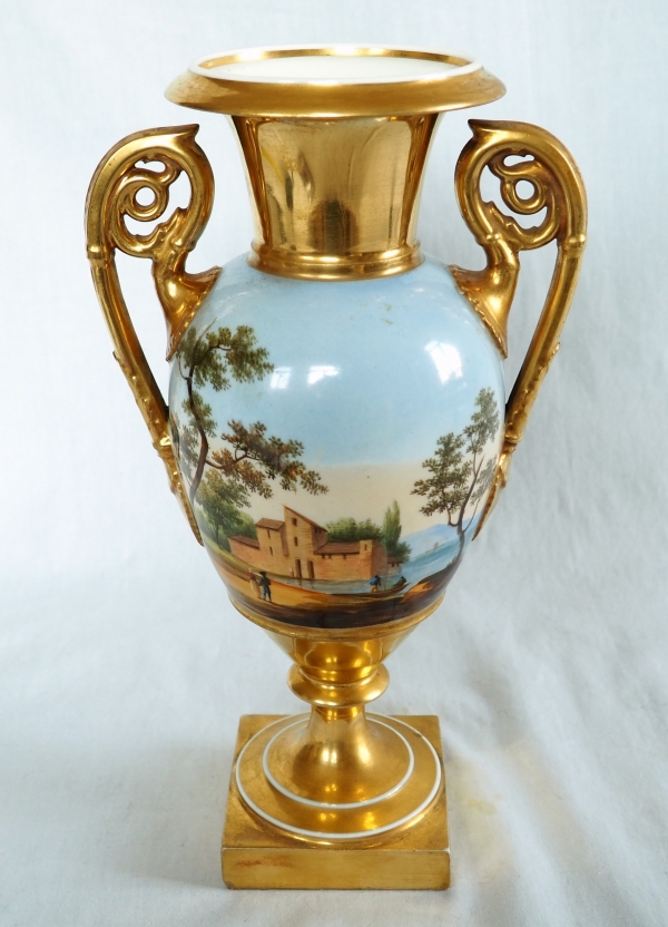 Vase Empire à paysage tournant en porcelaine de Paris, début XIXe siècle - 30cm