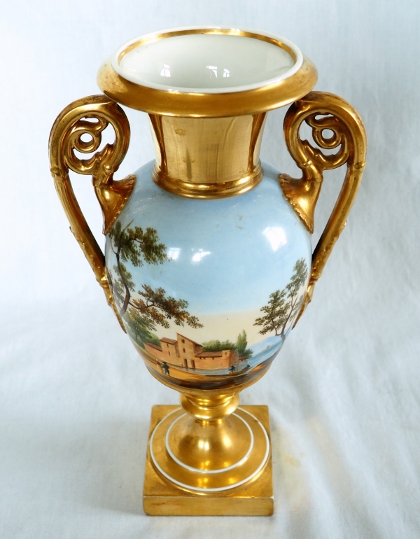 Vase Empire à paysage tournant en porcelaine de Paris, début XIXe siècle - 30cm