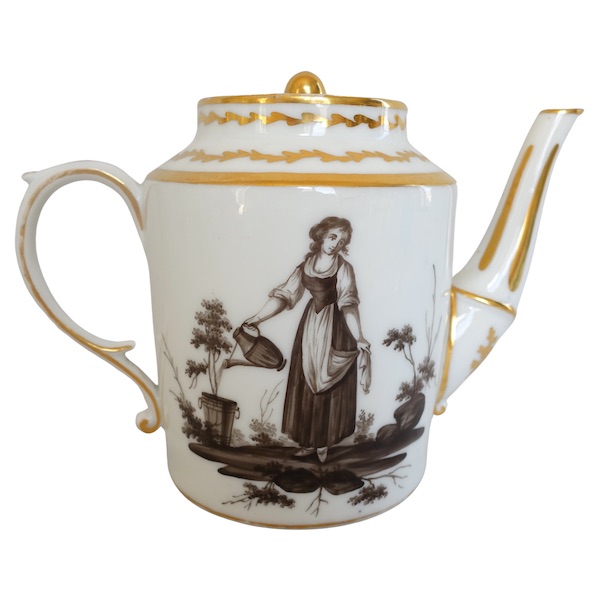 Empire Paris porcelain teapot enhanced with a gilt and grey tones pattern - early 19th century