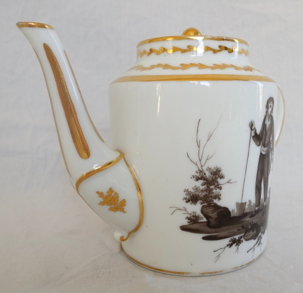 Empire Paris porcelain teapot enhanced with a gilt and grey tones pattern - early 19th century