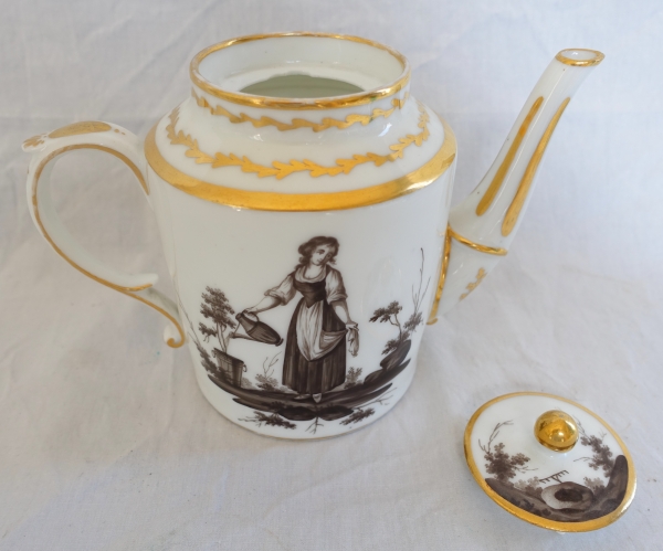 Empire Paris porcelain teapot enhanced with a gilt and grey tones pattern - early 19th century