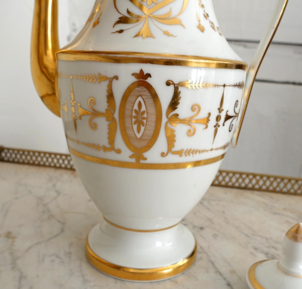 Halley Manufacture : tall Empire Paris porcelain teapot, early 19th century