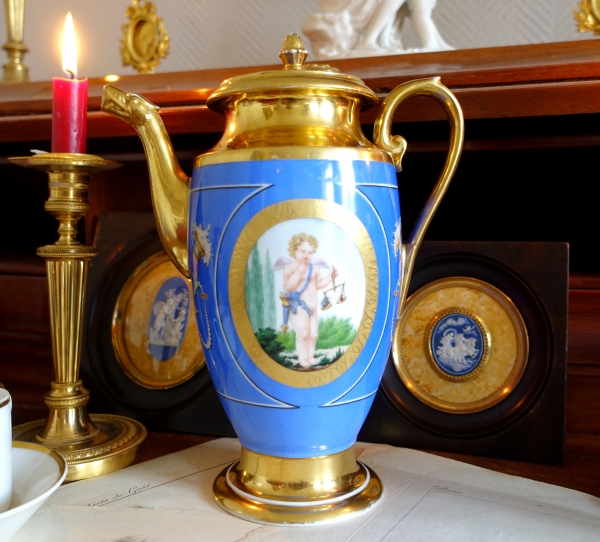 Paris Porcelain coffee pot, Empire Restoration period - attributed to Lebon-halley Manufacture