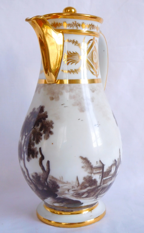 Verseuse / cafetière en porcelaine de Locré grisaille et or, époque Directoire - fin XVIIIe siècle
