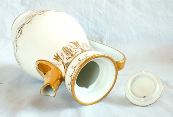 Empire Paris porcelain coffee pot enhanced with fine gold attributed to Locre