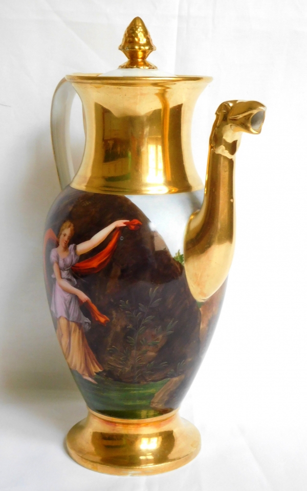 Paris porcelain coffee pot enhanced with fine gold, early 19th century