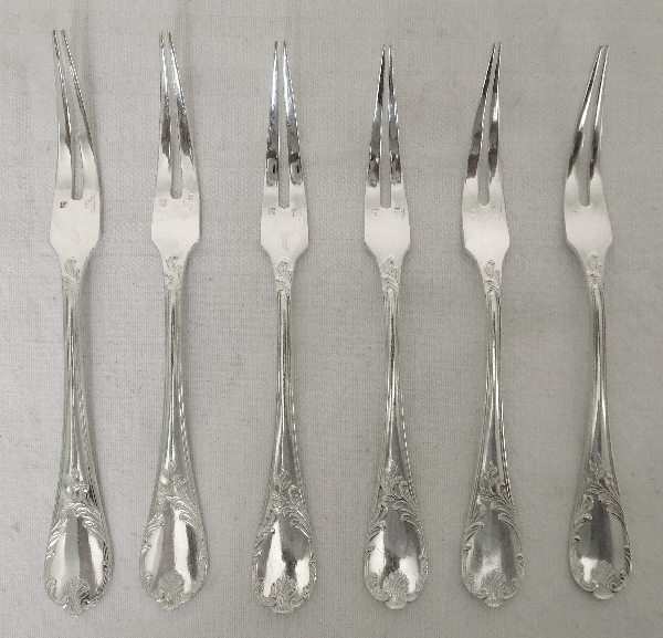 Suite de 6 fourchettes à escargots en métal argenté M…