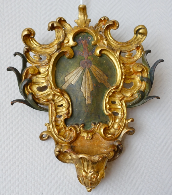 Bénitier en bois sculpté, doré à la feuille d'or et argenté, époque Louis XV - XVIIIe siècle