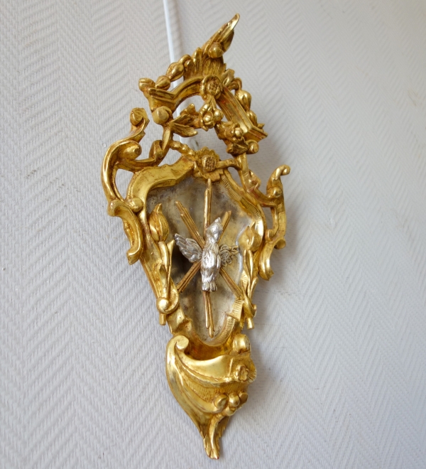 Bénitier en bois sculpté, doré à la feuille d'or et argenté, époque Louis XV - XVIIIe siècle