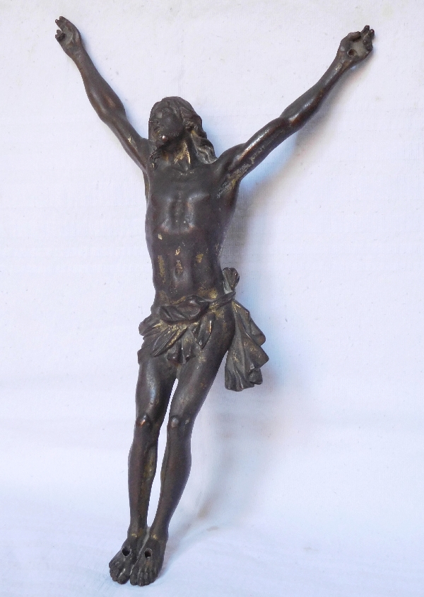 Grand Christ en bronze patiné, époque Louis XIV, début XVIIIe siècle