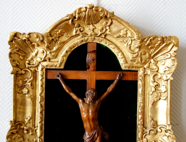 Christ on the Cross, rare early 18th century sculpture made of Bagard wood, late Louis XIV period