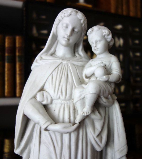 Grande Vierge à l'Enfant en biscuit de porcelaine d'époque Napoléon III
