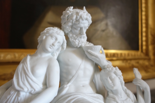 Groupe en biscuit de porcelaine : Bacchus et Bacchantes, style néoclassique, XIXe siècle