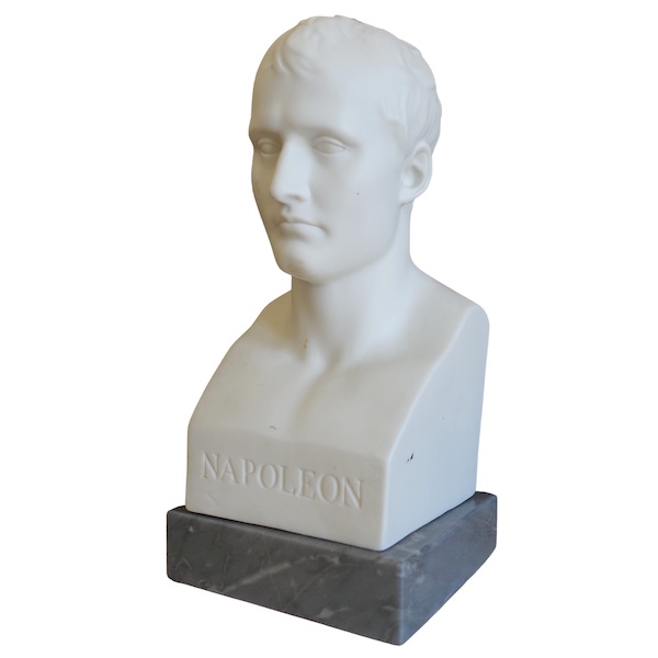 Buste de Napoléon Empereur en Hermès d'après Chaudet, biscuit de porcelaine marbre bleu Turquin