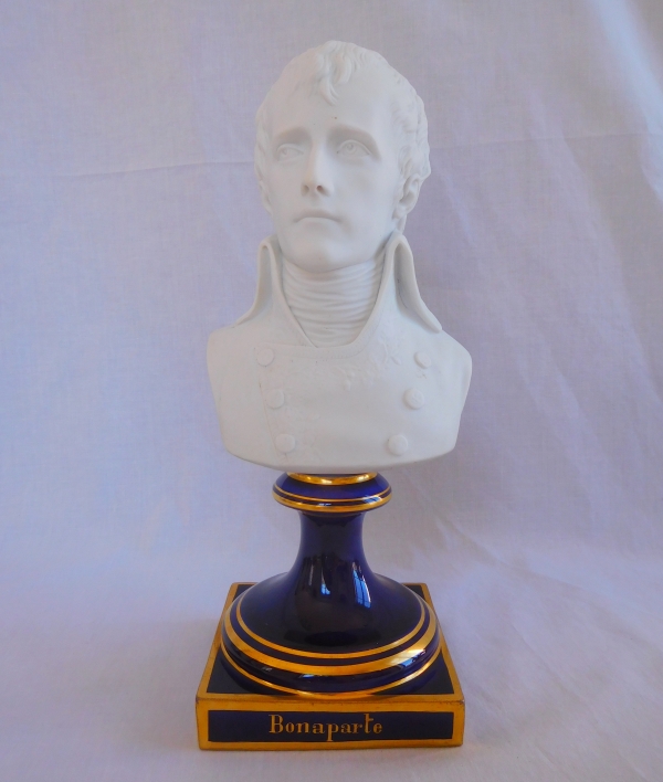 Samson : buste du Premier Consul (Napoléon) Bonaparte en biscuit de porcelaine - signé Sèvres