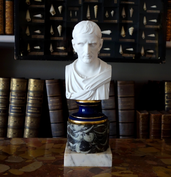 Manufacture Impériale de Sèvres : buste de Brutus en biscuit de Porcelaine - signé et daté 1867