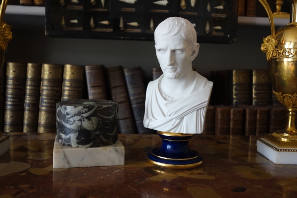 Manufacture Impériale de Sèvres : buste de Brutus en biscuit de Porcelaine - signé et daté 1867