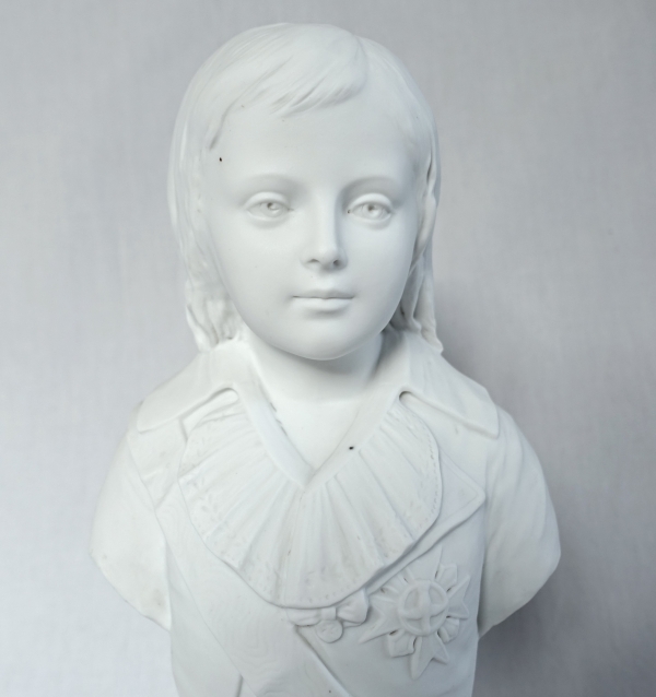 Le Dauphin Louis XVII, buste royaliste en biscuit de porcelaine - 32cm