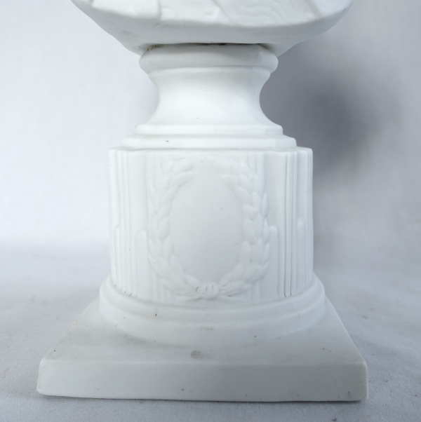 Le Dauphin Louis XVII, buste royaliste en biscuit de porcelaine - 32cm