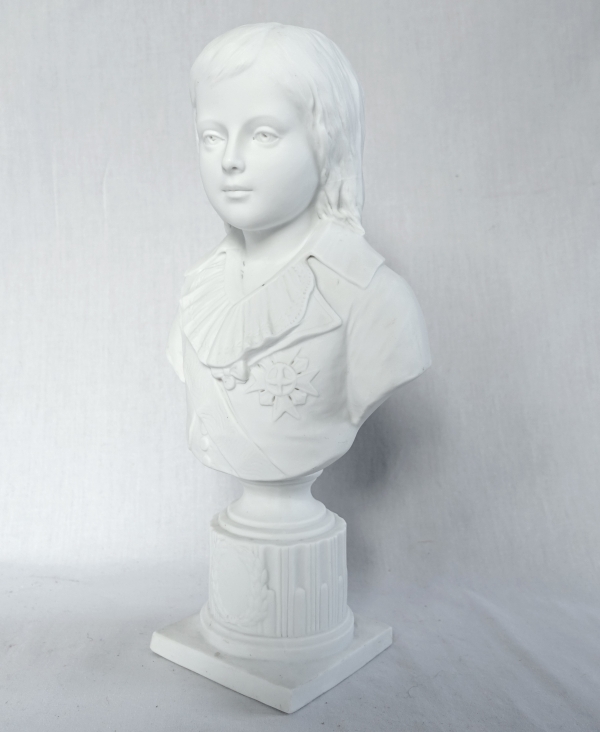 Le Dauphin Louis XVII, buste royaliste en biscuit de porcelaine - 32cm