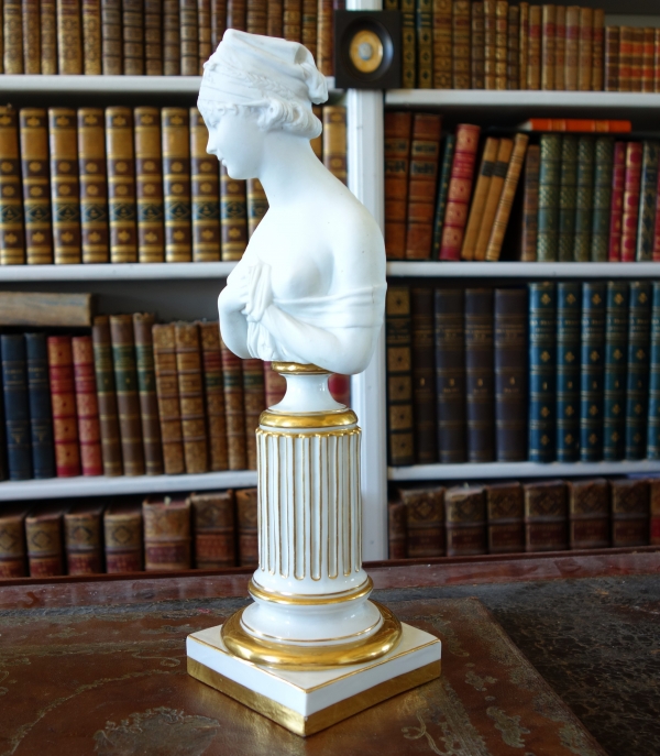 Niderviller (attribué à) : buste de Madame Récamier en biscuit de Porcelaine - début XIXe siècle