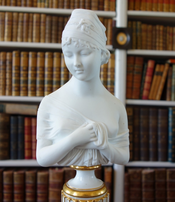 Niderviller (attribué à) : buste de Madame Récamier en biscuit de Porcelaine - début XIXe siècle