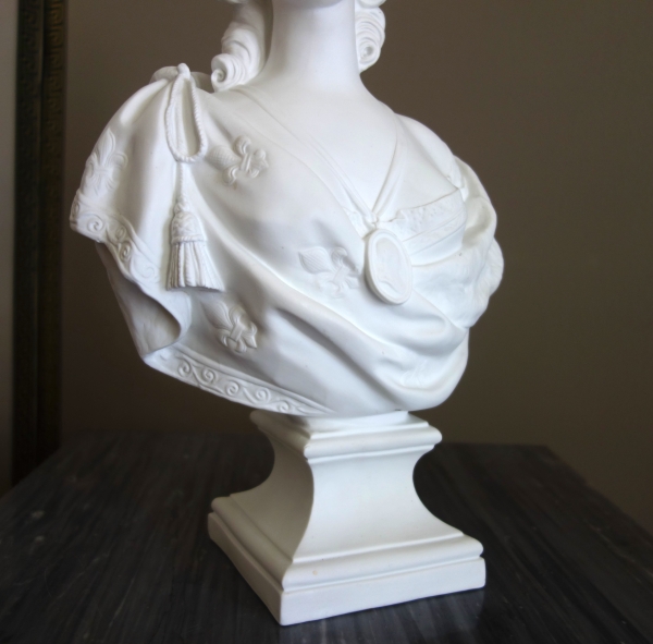 Queen Marie Antoinette biscuit bust by Samson - 42cm