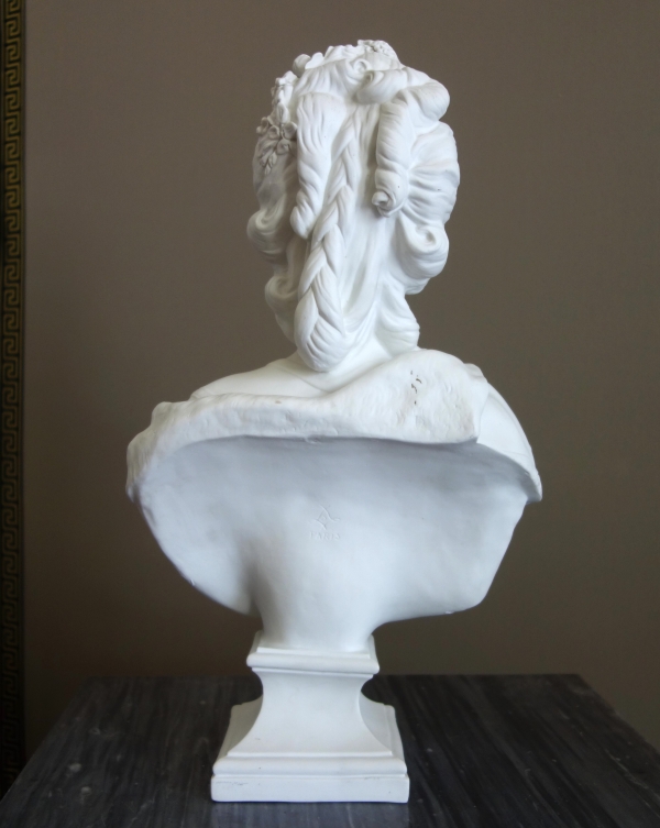 Queen Marie Antoinette biscuit bust by Samson - 42cm