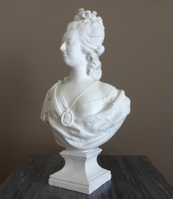 Queen Marie Antoinette biscuit bust by Samson - 42cm