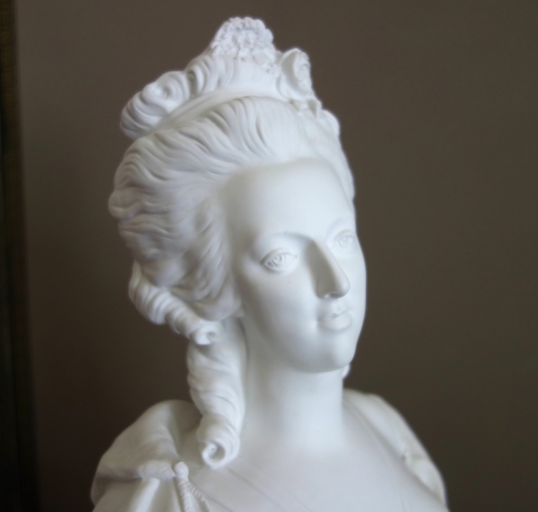 Queen Marie Antoinette biscuit bust by Samson - 42cm