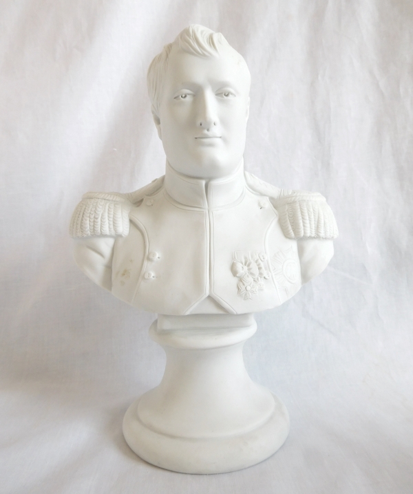 Buste de Napoléon Ier Empereur d'après Canova en biscuit de porcelaine - XIXe siècle