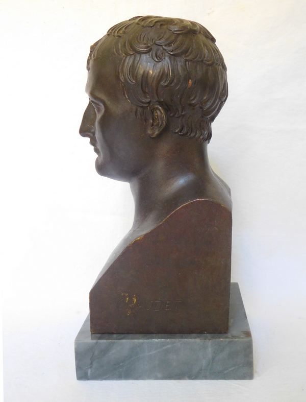 Buste de Napoléon Empereur en Hermès d'après Chaudet, bronze et marbre bleu Turquin - 22,5cm