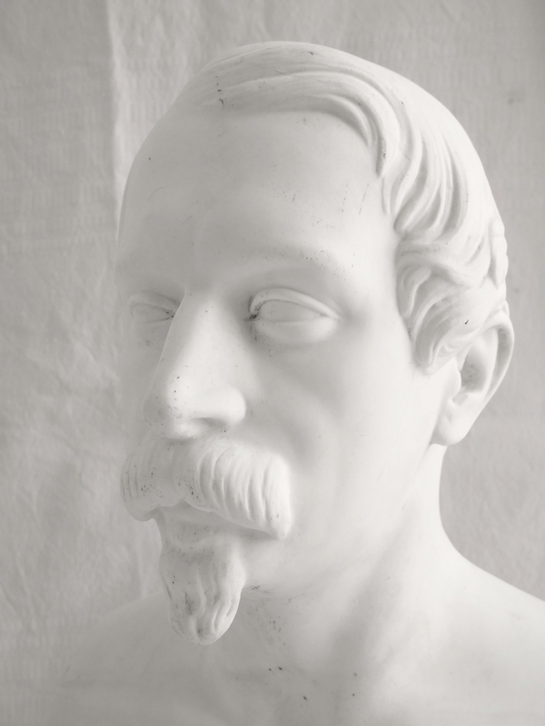 Buste de Napoléon III Empereur en biscuit de porcelaine - souvenir historique du Second Empire