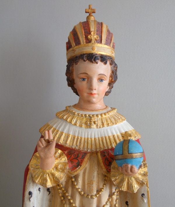 Grande statue de dévotion ou chapelle : l'Enfant Jésus de Prague, plâtre polychrome doré - XIXe siècle