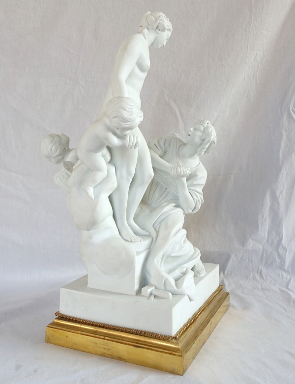 Grand biscuit de porcelaine, allégorie de la sculpture de Falconet - style Louis XVI bronze doré