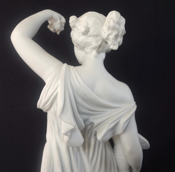 Grande statue néoclassique à l'antique en biscuit de porcelaine : Cérès - allégorie de l'été - 52cm